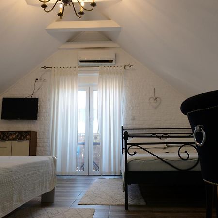 Apartments Idila 贝拉茨尔克瓦 外观 照片