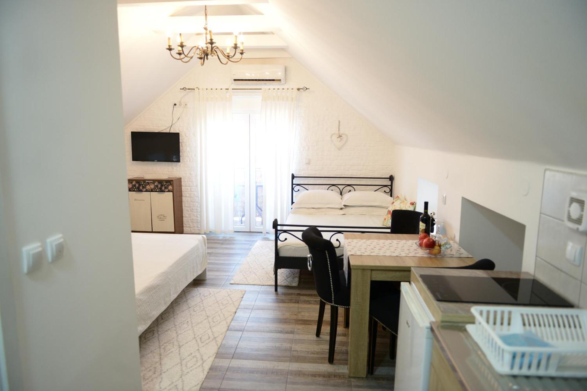 Apartments Idila 贝拉茨尔克瓦 外观 照片